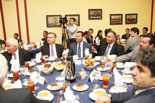 Amerikalı Türklerden ABD Kongresi'nde iftar yemeği