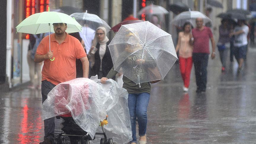 İstanbul'da bayramın ilk günü yağışlı
