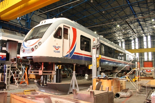 160 km hız yapan yerli tren setine Ortadoğu ve Türk cumhuriyetleri talip