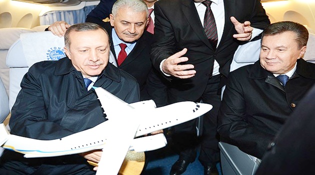 Erdoğan Antonov-158 uçağını inceledi