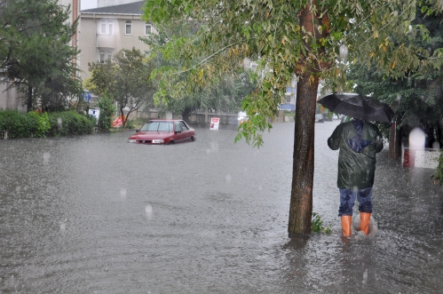 Edirne yağmura teslim oldu