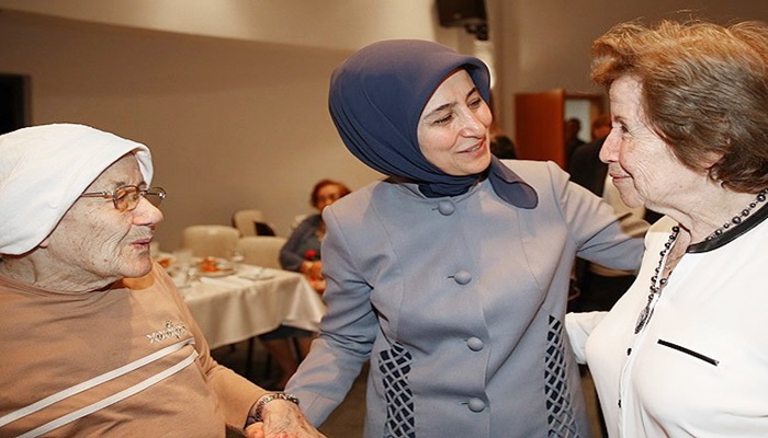 Sare Davutoğlu'ndan huzurevinde iftar