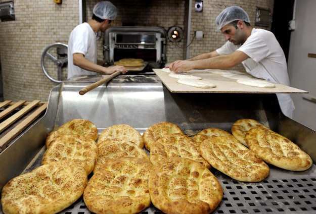 İstanbul'da ramazan pidesinin fiyatı belli oldu