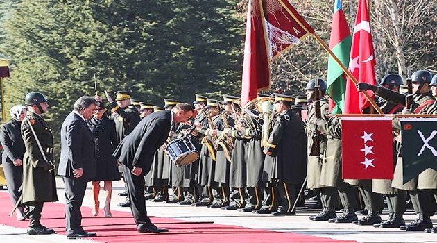 Aliyev Çankaya Köşkü'nde törenle karşılandı