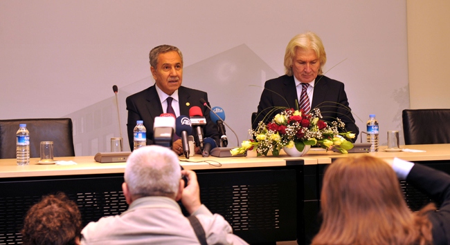 "Ruhban Okulu'nun açılmasına karşı değiliz"