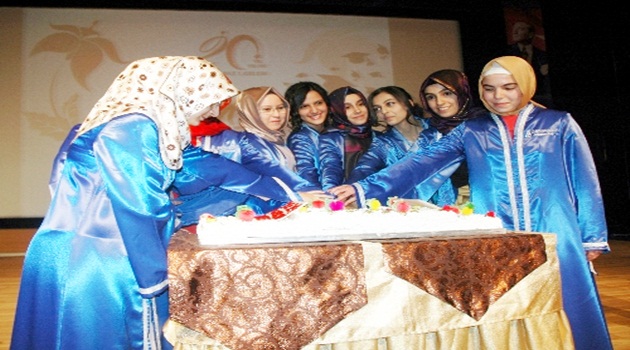 Samanyolu Cemal Şaşmaz Lisesi'nde mezuniyet sevinci