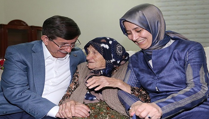 105 yaşındaki Kadriye nineden Davutoğlu'na dua