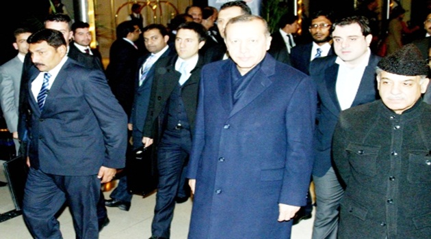 Başbakan Erdoğan 'Katibim' ile karşılandı