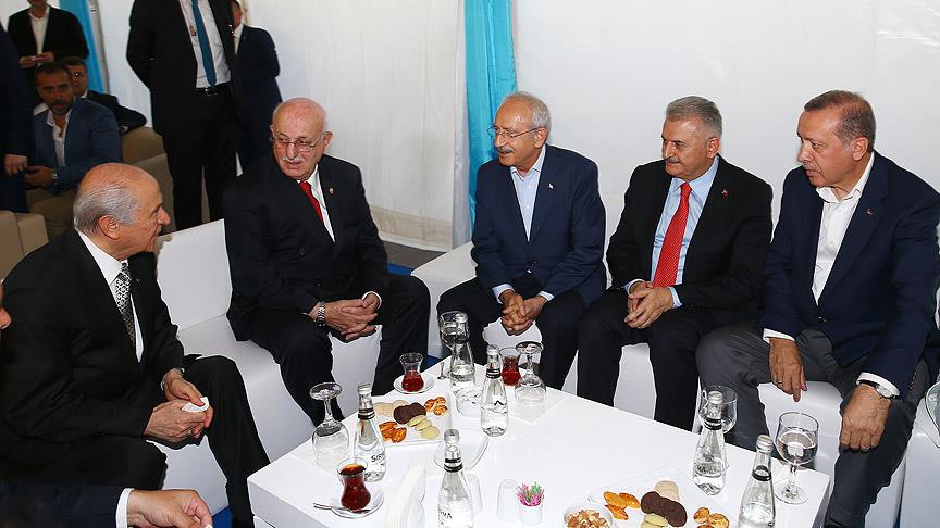 Cumhurbaşkanı Erdoğan ve siyasi parti liderleri bir araya geldi