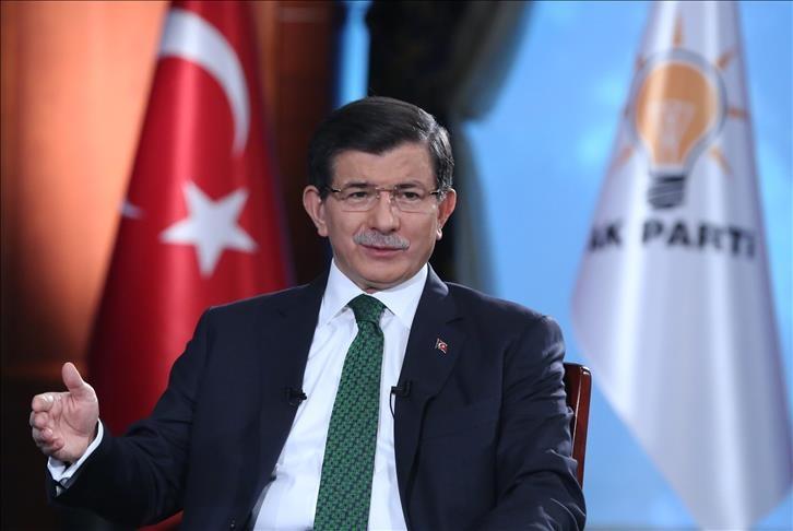 Davutoğlu Facebook'ta canlı yayına çıkıyor