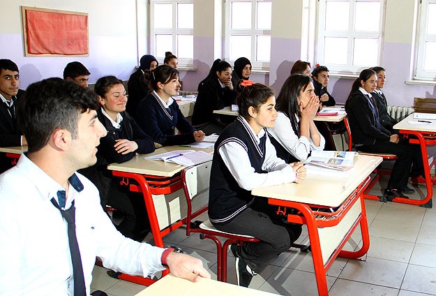 Zorunlu eğitim müfredatı AB ile uyumlu