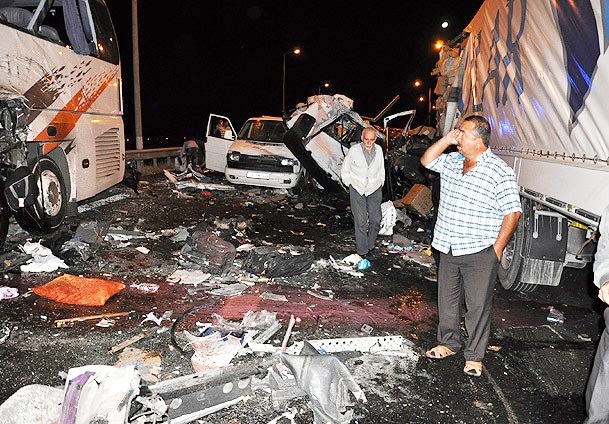 Bolu'da zincirleme kaza: 9 ölü