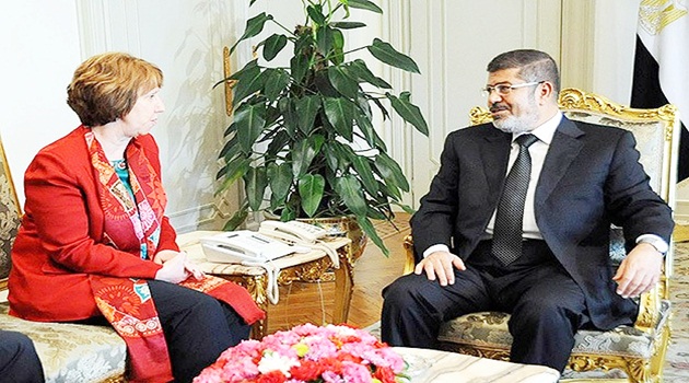 AB Temsilcisi Catherine Ashton gözaltındaki Mursi ile görüştü