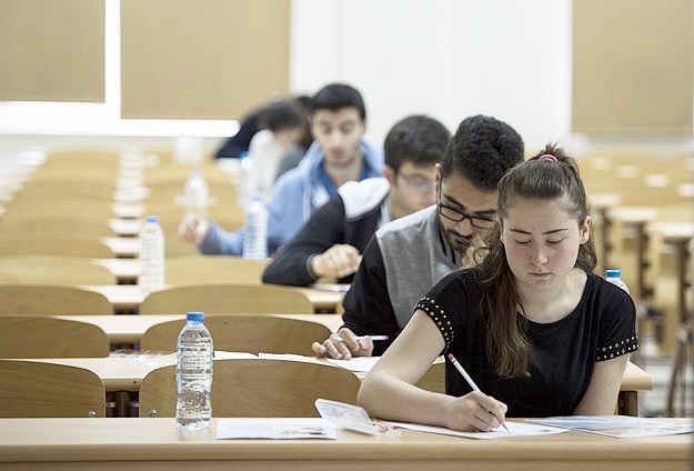 LYS fen bilimleri sınavı yapıldı