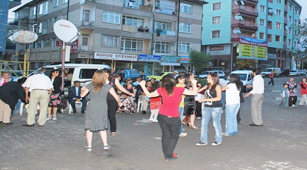 Belediyeler sokak düğünlerini yasaklayamayacak