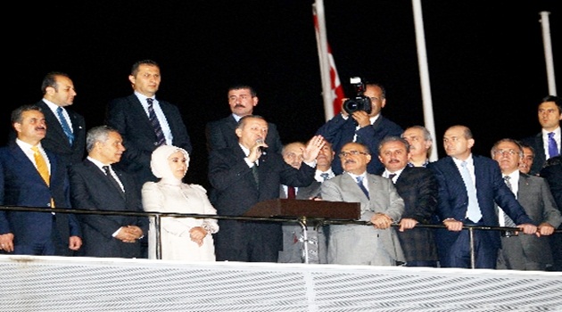Erdoğan: Emaneti veren millettir, onu sadece millet alır