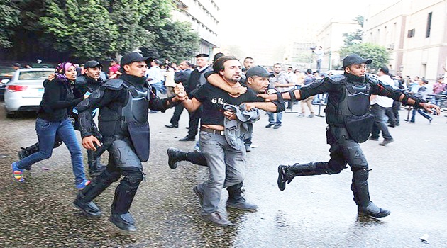Mısır'da 24 kişinin gözaltı süresi uzatıldı