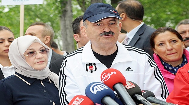 Bakan Müezzinoğlu, sağlıklı yaşam için yürüdü
