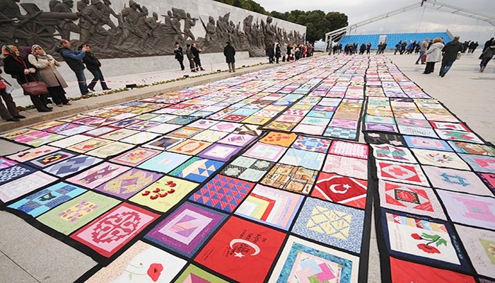 Şehitliğin üzerine "anı yorganı" örttüler