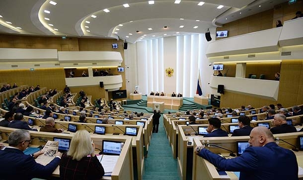 Rusya parlamentosu Putin'in Ukrayna'ya asker gönderme talebine onay verdi
