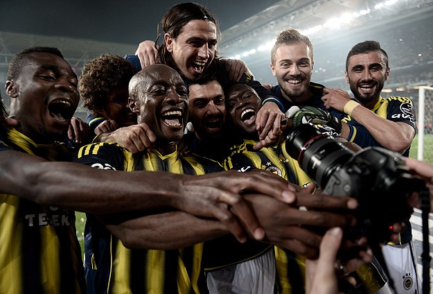 Fenerbahçe 19. şampiyonluğunu kutluyor