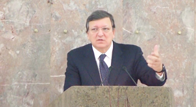 Krizin sebebi sorumsuzluk ve borçlanmalardır