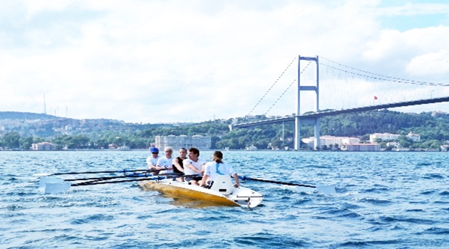 Boğazdaki kürek yarışları start aldı