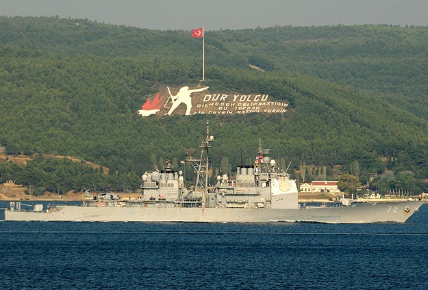 "USS Vella Gulf" Çanakkale Boğazı'ndan geçti