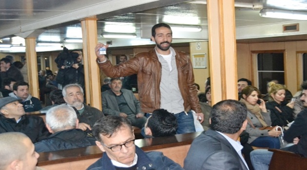 Bağımlılığa karşı vapurda sürpriz tiyatro