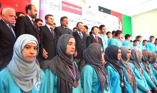 Afganistan'daki Türk okulları bu yıl madalya sayısını 147'ye çıkardı