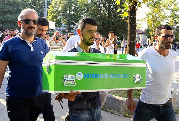 Sofuoğlu'nun oğlu Hamza'nın cenazesi toprağa verildi