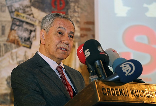 Siyasetçi, siyasetçinin dostu olmalı
