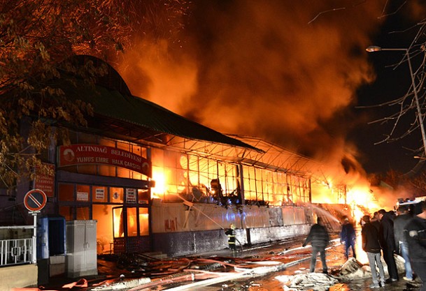 Ankara'da 680 dükkan kül oldu