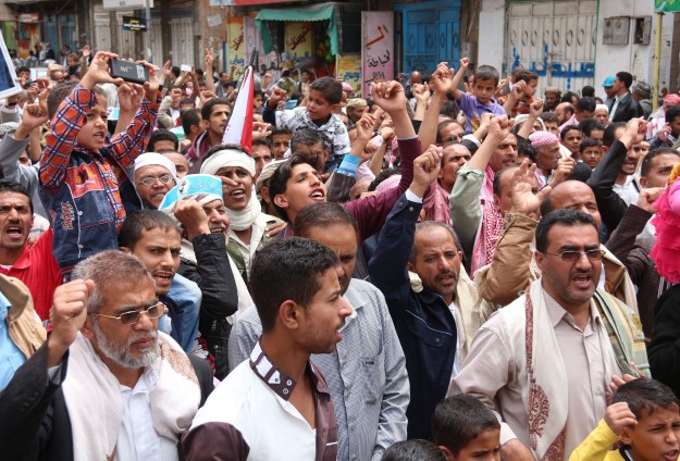 Yemen'de Hadi'ye destek gösterisi düzenlendi