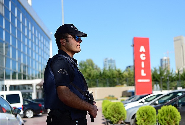 Sağlıkta şiddetin önlenmesi için 4 bin polis alınacak