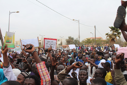 Peygamberimize Hakaret Eden Fransız Mizah Dergisi Charlie Hebdo Senegal'de Yasaklandı