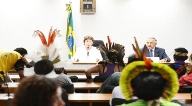 Brezilya'da yerlilerden ilginç protesto