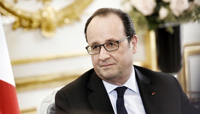 Fransa'da anayasa tartışması Hollande'ı zayıflattı