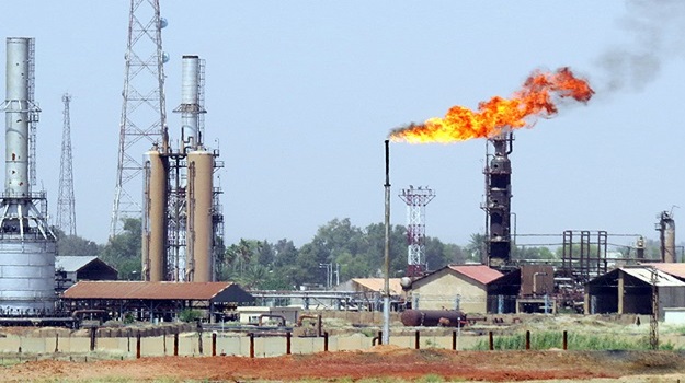 Irak'ın batısındaki petrolün kontrolü silahlı gruplarda