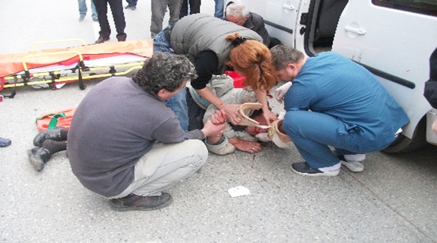 Dili nefes borusuna kaçan kazazede boğazında delik açılarak kurtarıldı
