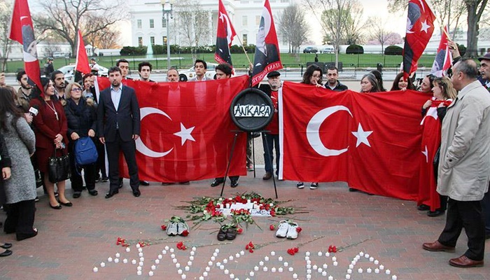 ABD'de yaşayan Türkler Ankara'daki terör saldırısını protesto etti