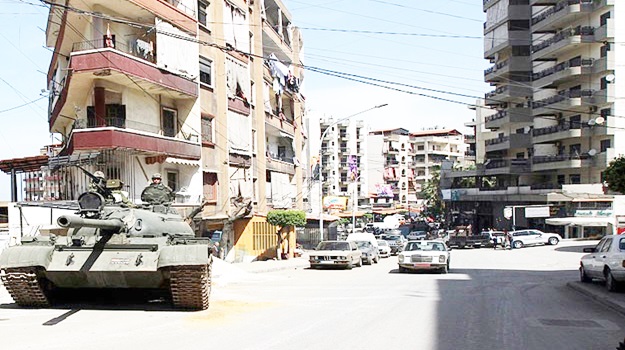 Libya'da hükümet binalarına saldırılar