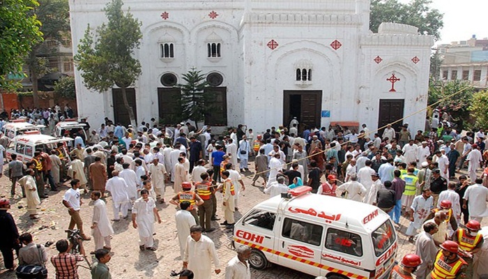 Pakistan'da kiliseye intihar saldırısı: 60 ölü