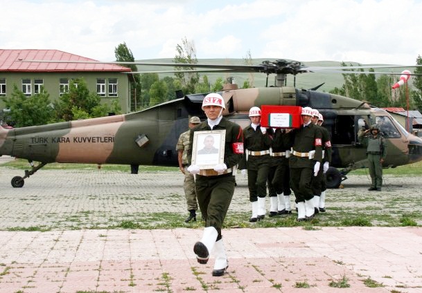 Şehitlerimizi uğurluyoruz
