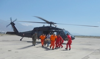 Ayı saldırısına uğrayan muhtar için helikopter