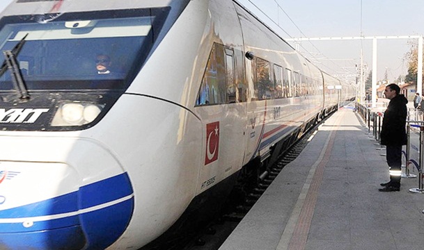 YHT'ler Ankara Garı'na geri dönüyor