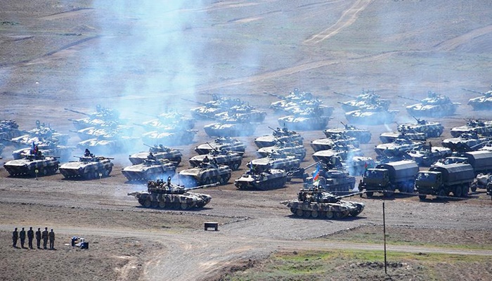 Azerbaycan, Ermeni komuta karargahını imha etti