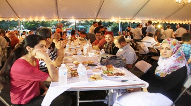 Washingtonluları iftar çadırı bir araya getirdi