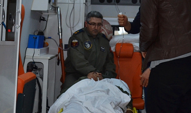 Paraşütle atlayan F16 pilotu sağ olarak kurtarıldı