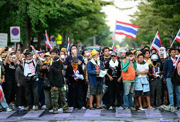 Tayland'da yönetim karşıtı gösteriler sürüyor